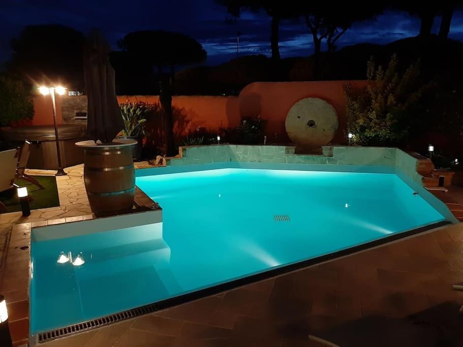 Hebergement Insolite Studio Grau Du Roi Mas Des Marines Piscine Ле-Гро-дю-Руа Экстерьер фото